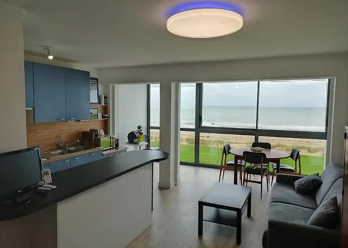 57 M2 Les Pieds Dans L Eau Cabourg